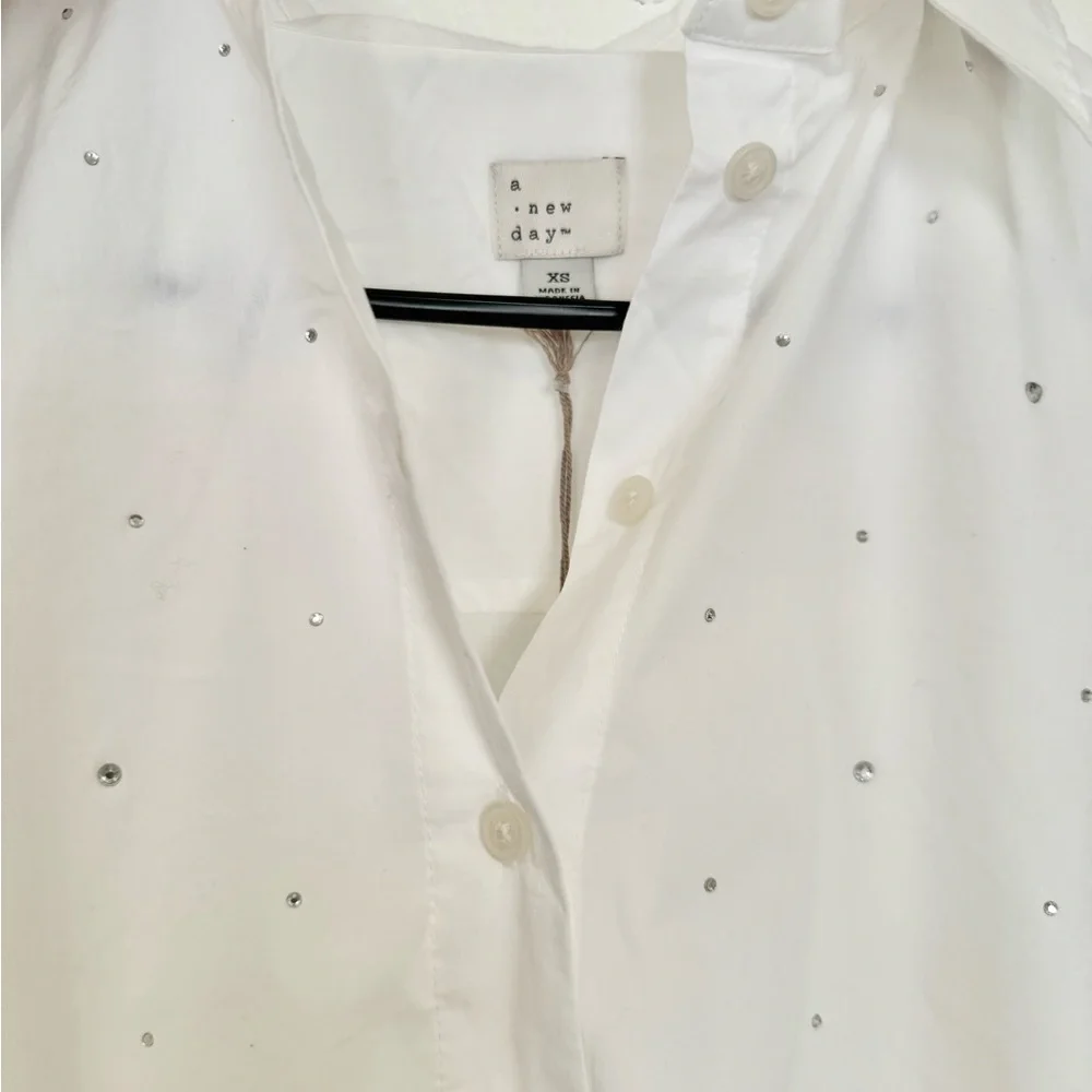A new day Rhinestone crop button down - Picture 5 of 5
